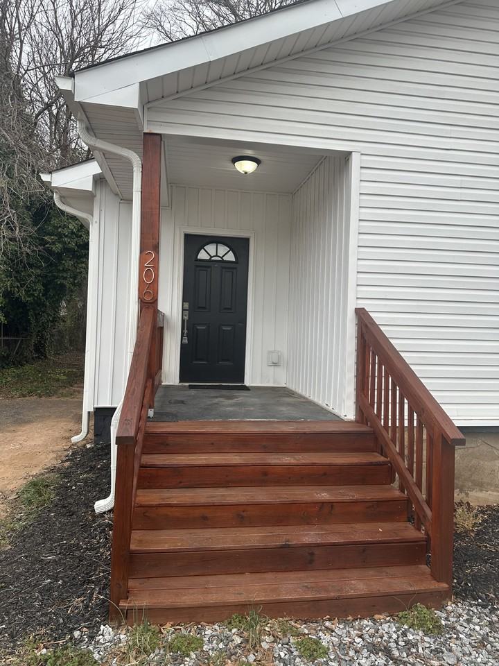 206 Boundary Dr #1 - Photo 2 of 18