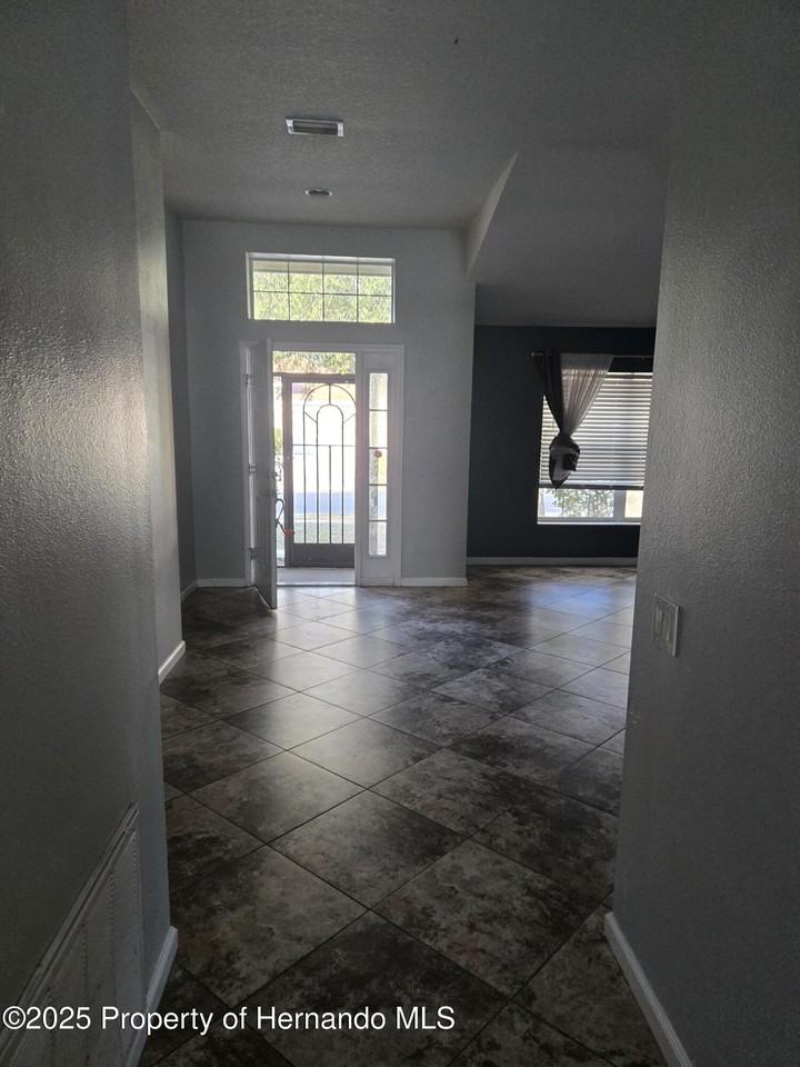 14392 Wake Robin Dr - Photo 5 of 13