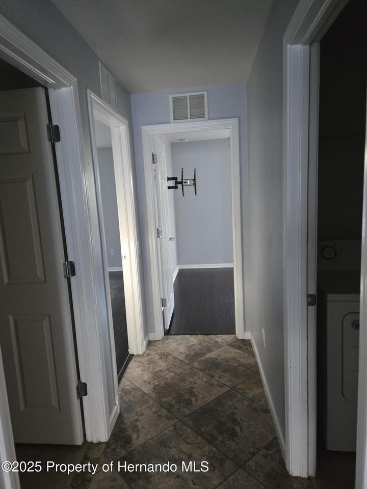 14392 Wake Robin Dr - Photo 7 of 13