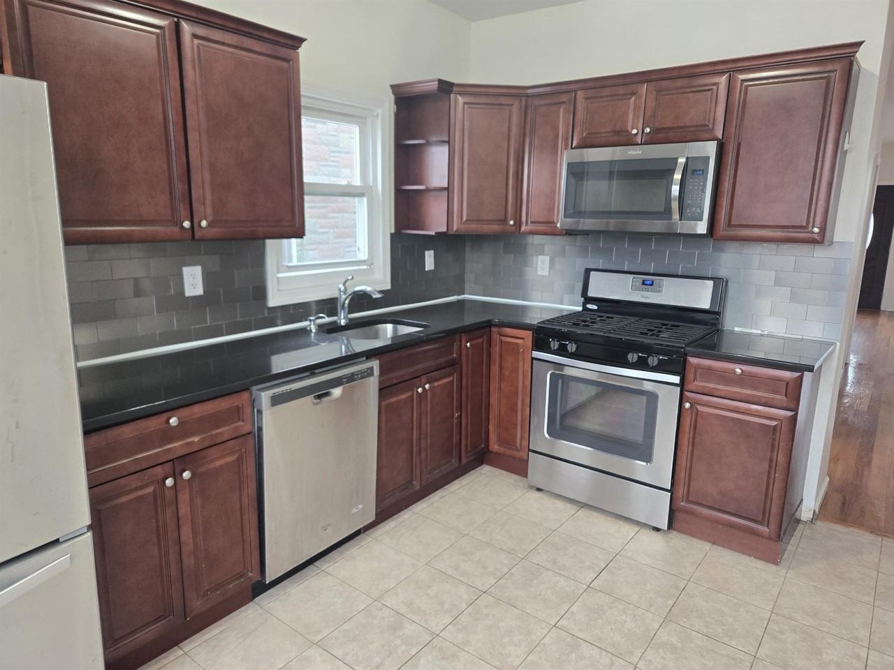 46 Washington Pkwy #1 - Photo 4 of 13