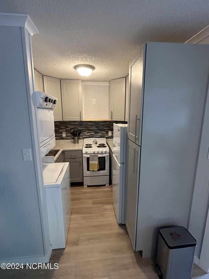 1330 N Howe St Apt 1 #1 - Photo 5 of 20