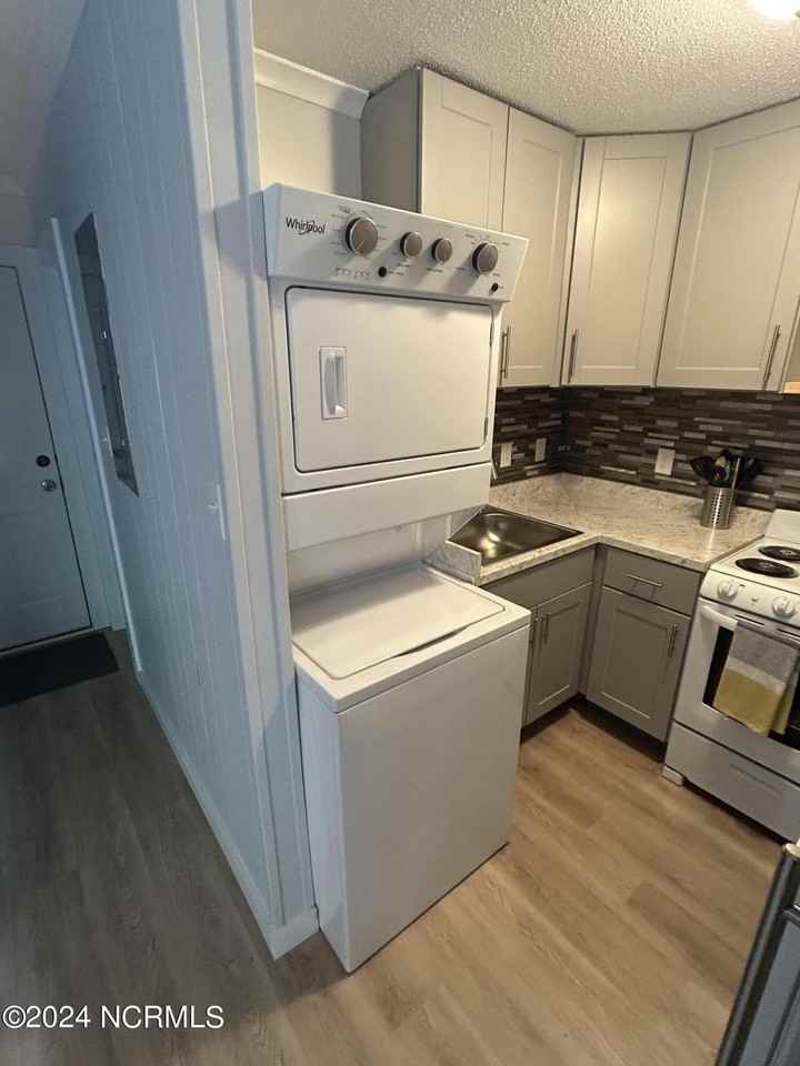 1330 N Howe St Apt 1 #1 - Photo 6 of 20