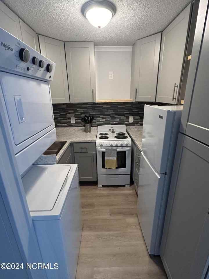 1330 N Howe St Apt 1 #1 - Photo 7 of 20