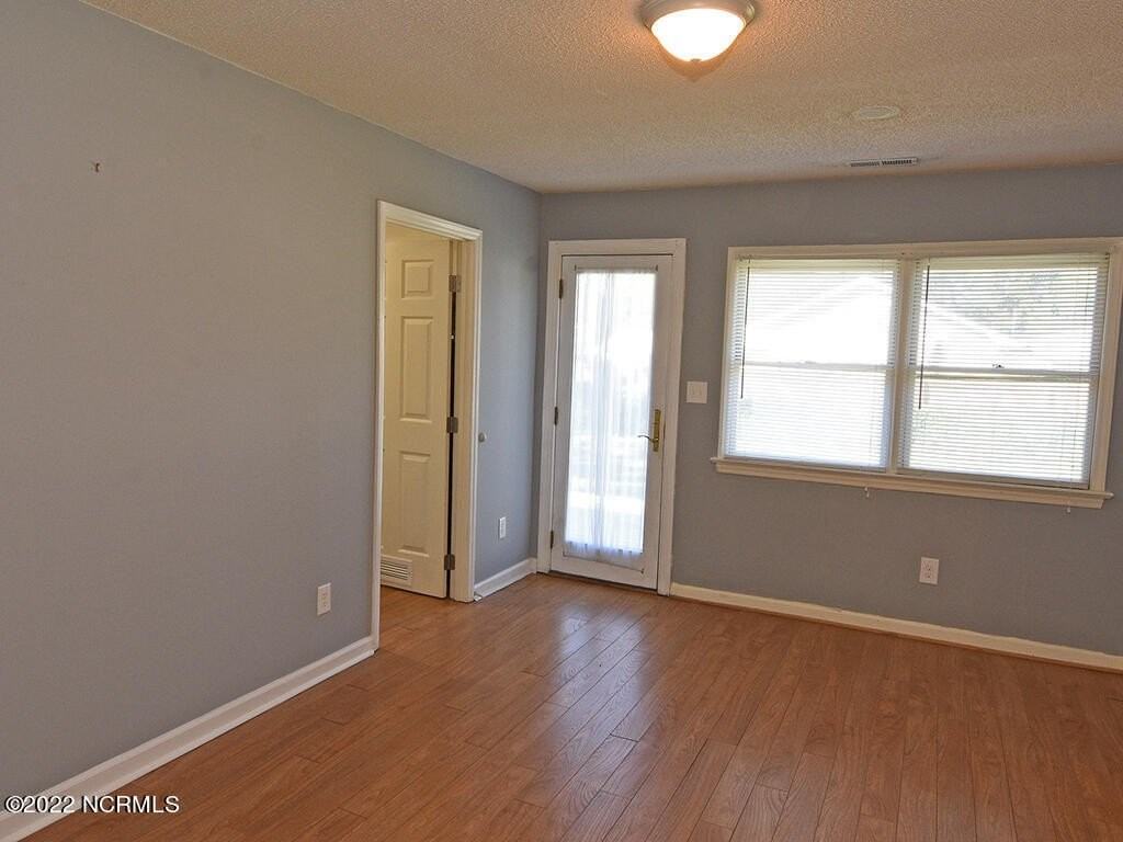 5201 Lord Tennyson Dr - Photo 7 of 20