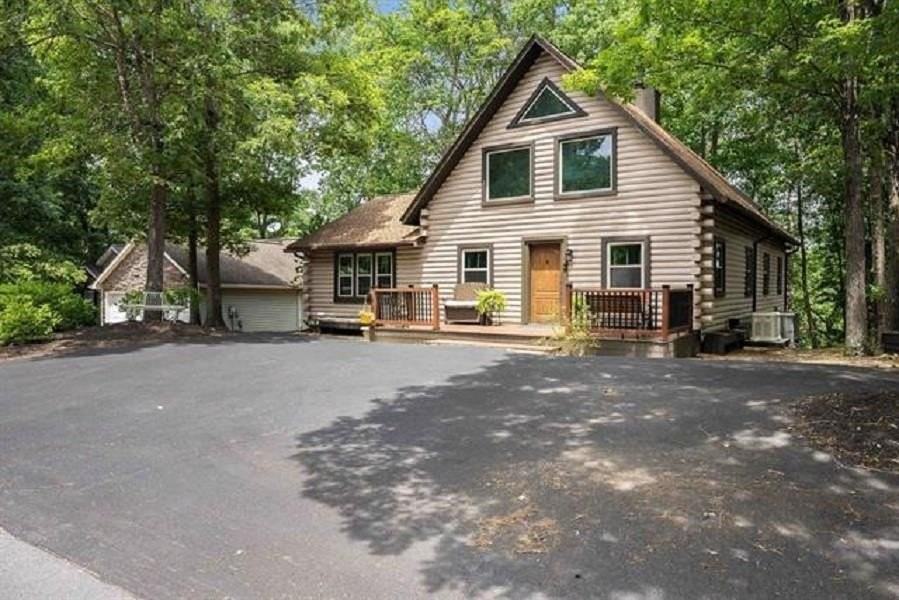 2779 Lanier Ln - Photo 2 of 12