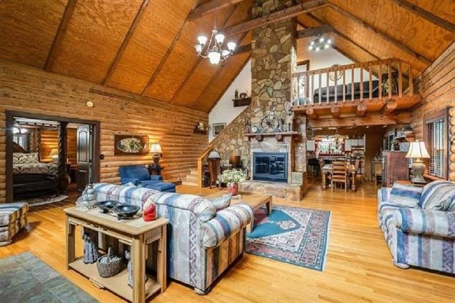 2779 Lanier Ln - Photo 3 of 12