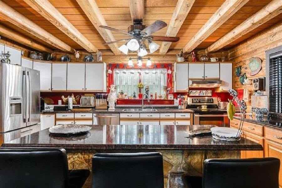 2779 Lanier Ln - Photo 4 of 12