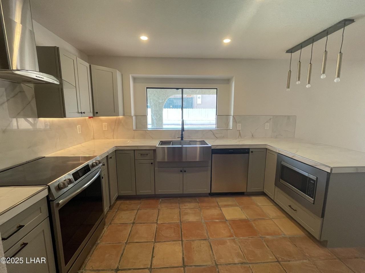 1200 Palo Verde Ln - Photo 4 of 16