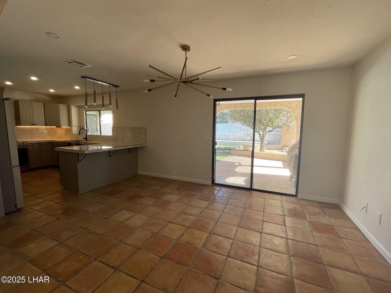 1200 Palo Verde Ln - Photo 5 of 16