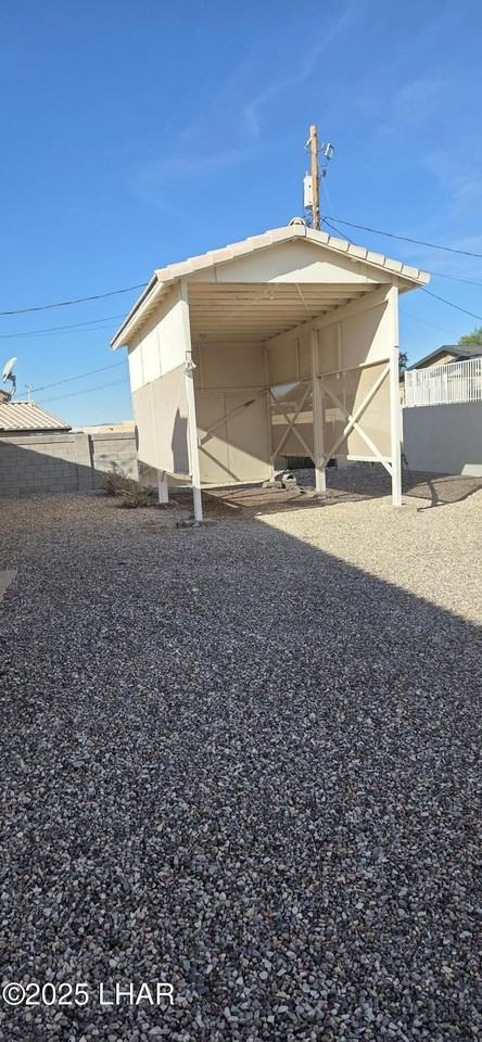 1697 Cardinal Dr - Photo 4 of 6