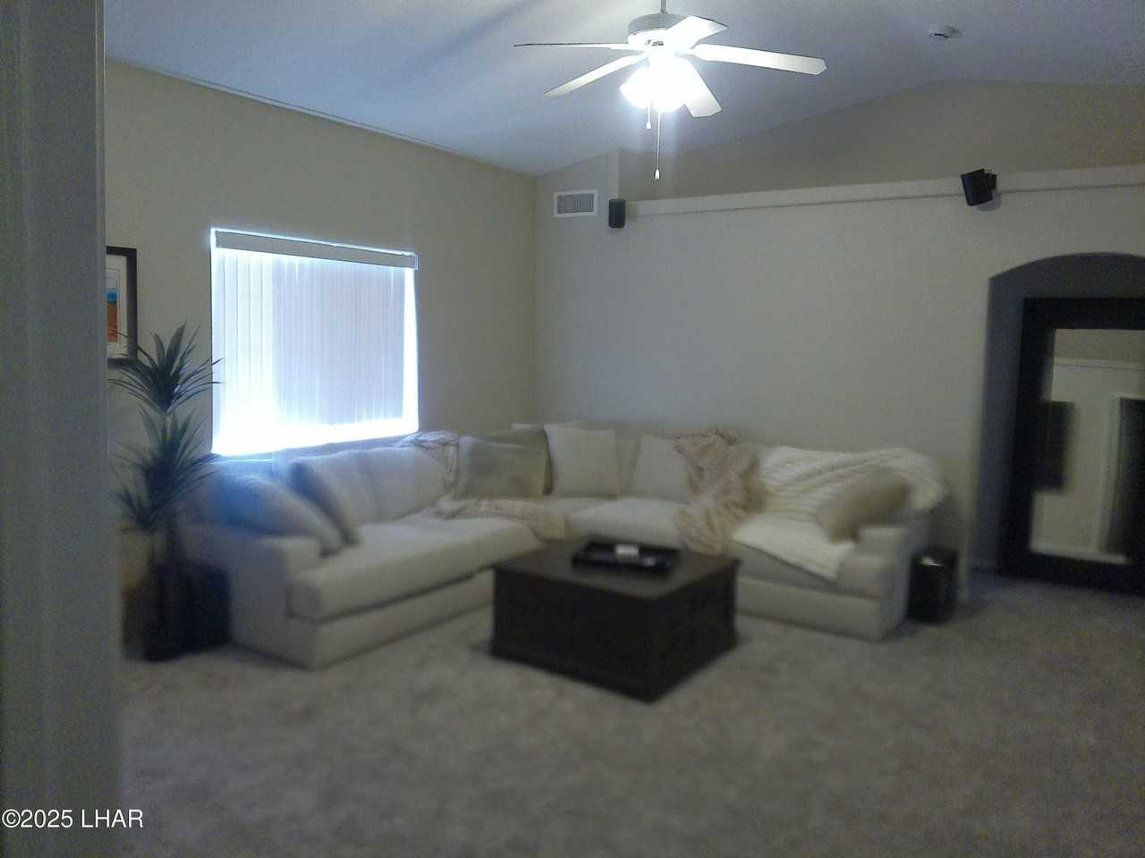 2211 Holly Ave - Photo 3 of 27