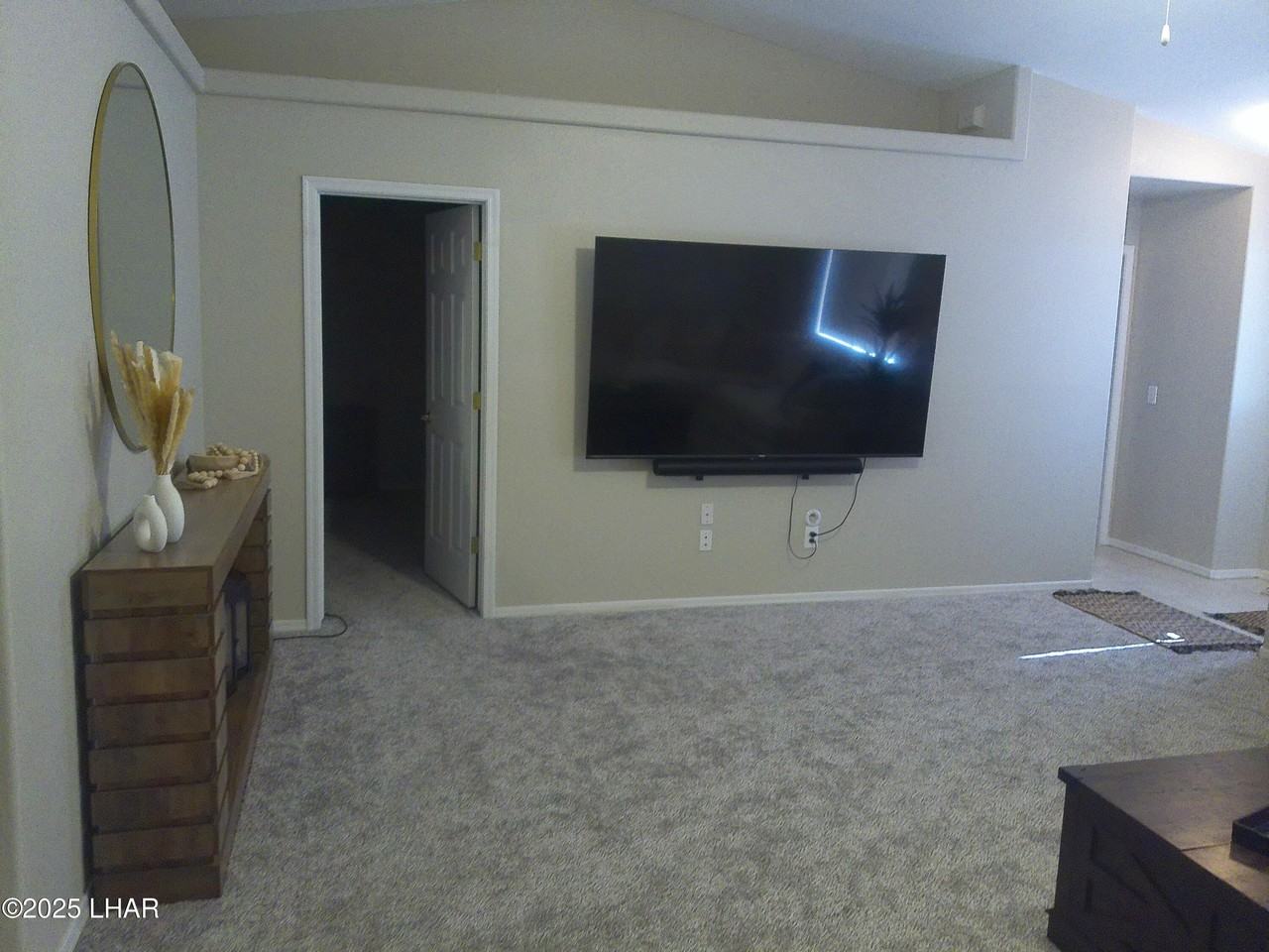 2211 Holly Ave - Photo 5 of 27