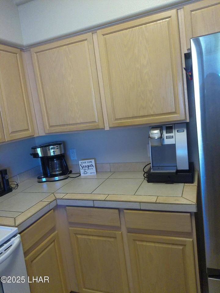 2211 Holly Ave - Photo 7 of 27