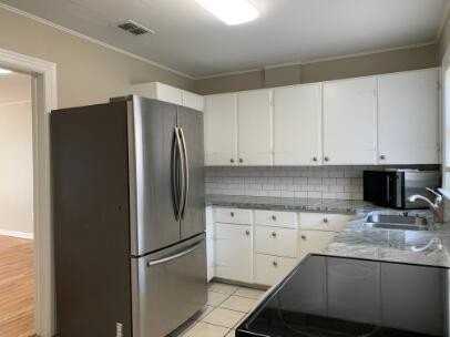 3304 31st St - Photo 5 of 13