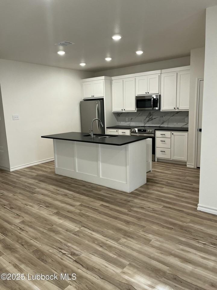 5841 Virginia Ave - Photo 3 of 16