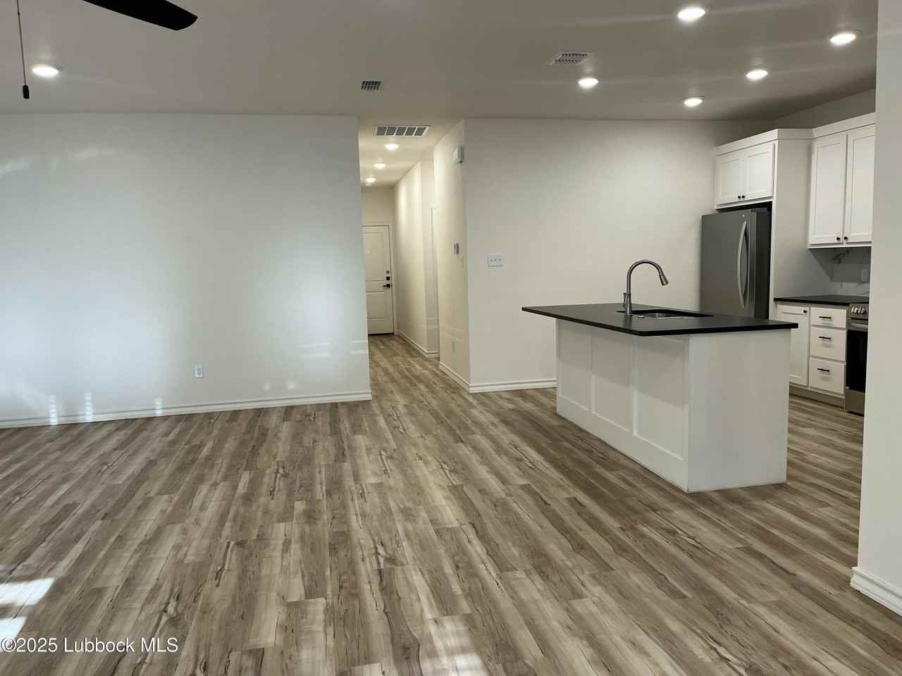 5841 Virginia Ave - Photo 7 of 16