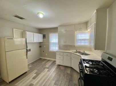 2805 37th St - Photo 5 of 11