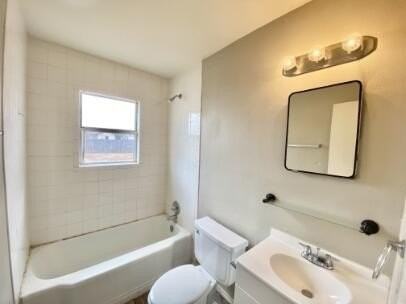 2805 37th St - Photo 7 of 11