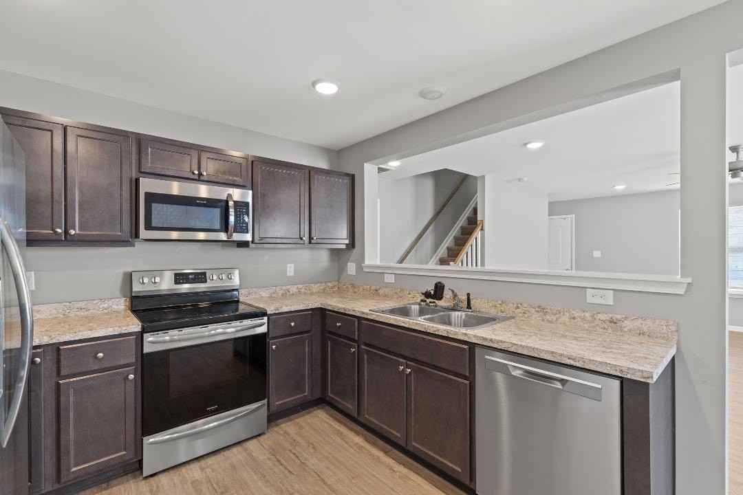 6069 Arbor Woods Way - Photo 5 of 12