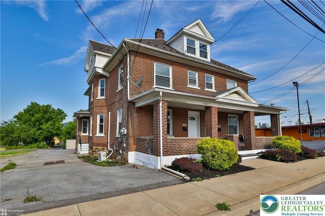 1660 Main St - Photo 2 of 31