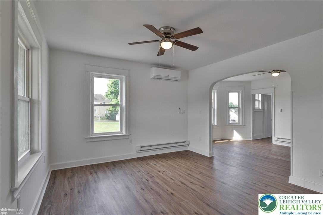 1660 Main St - Photo 5 of 31