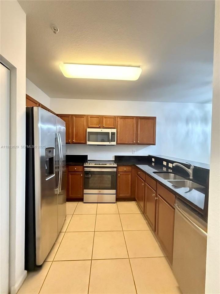 8760 Nw 97th Ave #211 - Photo 5 of 32