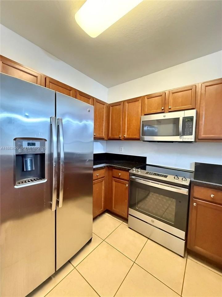 8760 Nw 97th Ave #211 - Photo 6 of 32