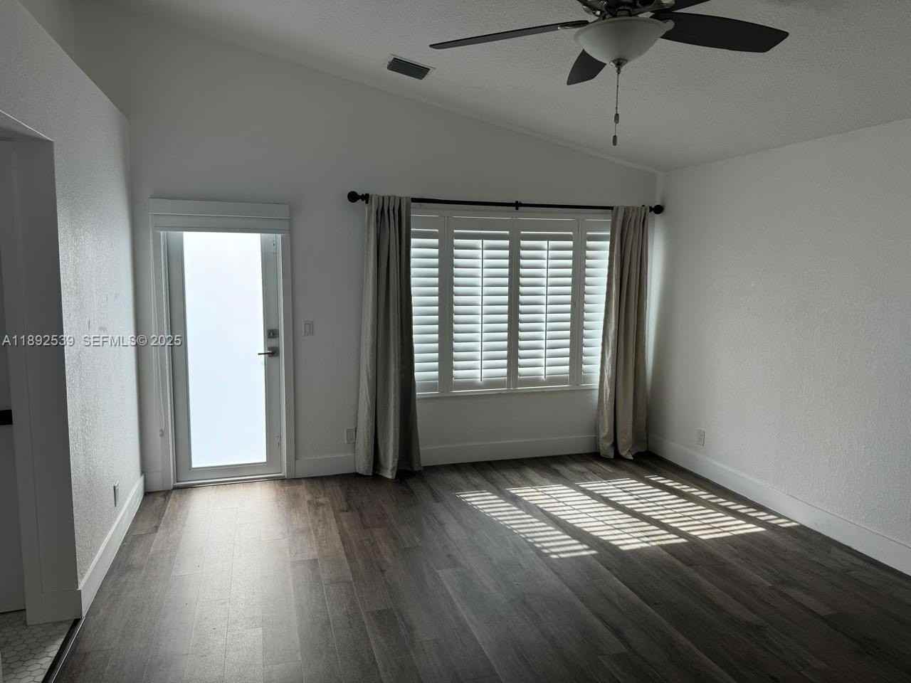 10744 Santa Laguna Dr - Photo 7 of 14