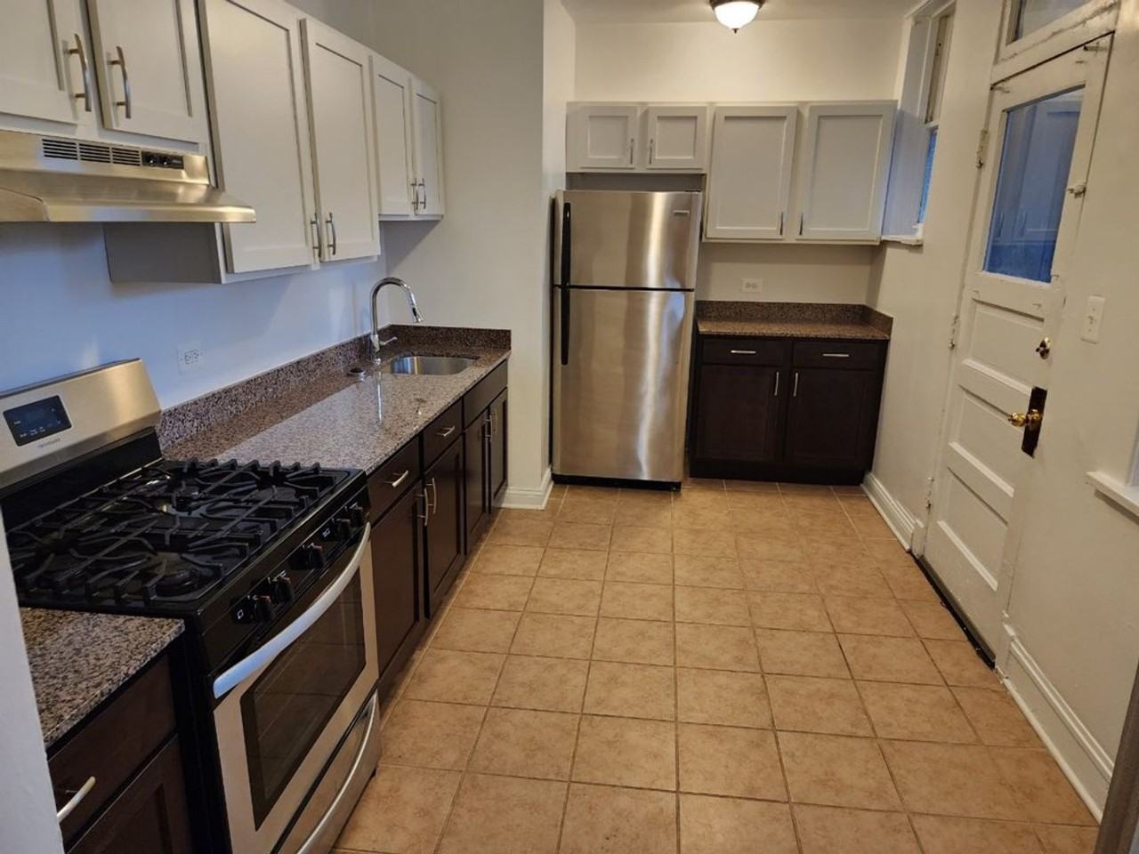 1525 N Hoyne Ave #1 - Photo 2 of 8