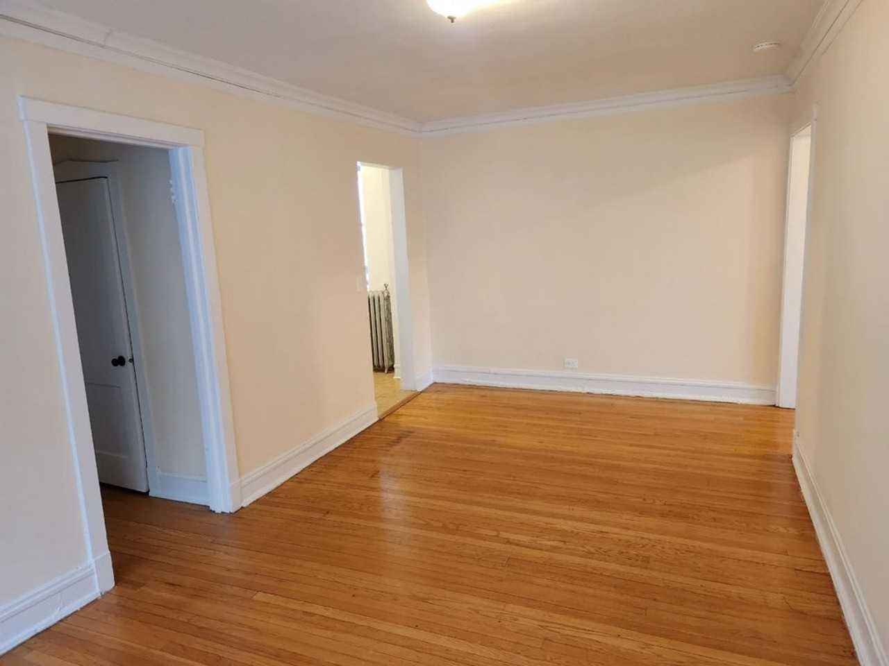 1525 N Hoyne Ave #1 - Photo 3 of 8