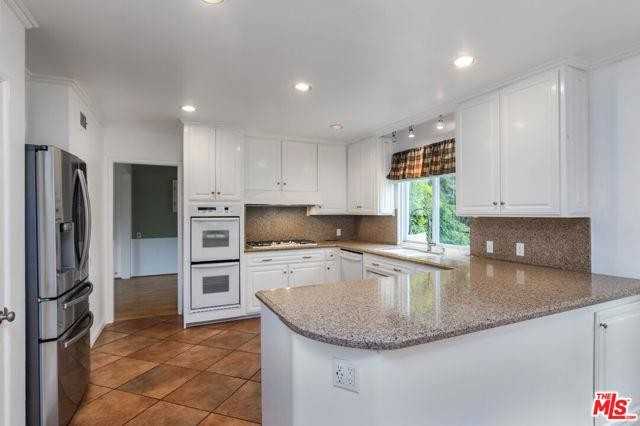 5326 Leghorn Ave - Photo 3 of 8