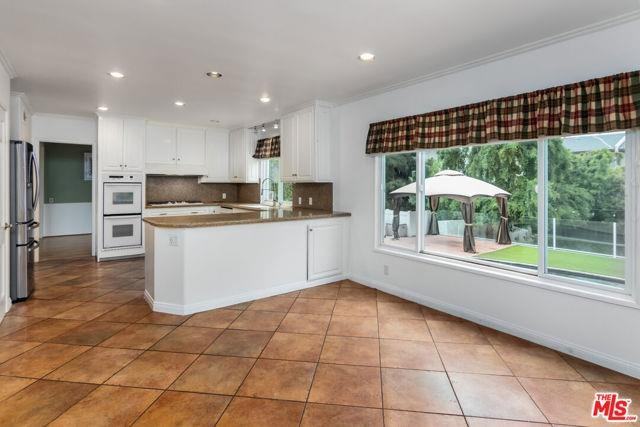 5326 Leghorn Ave - Photo 4 of 8