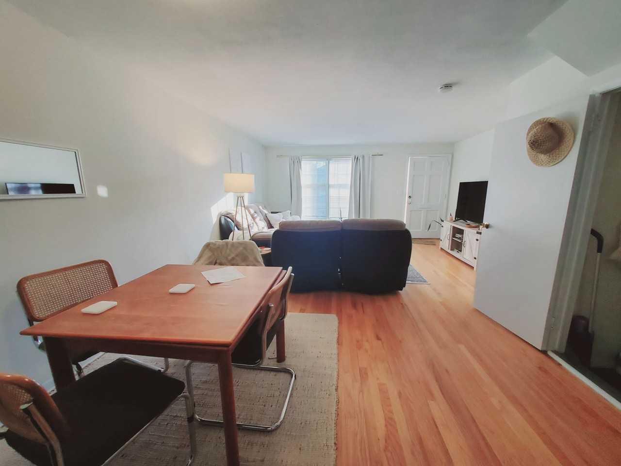 11 Elmwood St - Photo 6 of 8