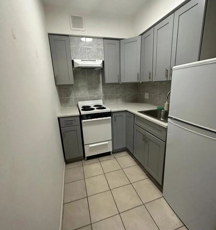 7012 Eliot Ave #3L - Photo 2 of 3