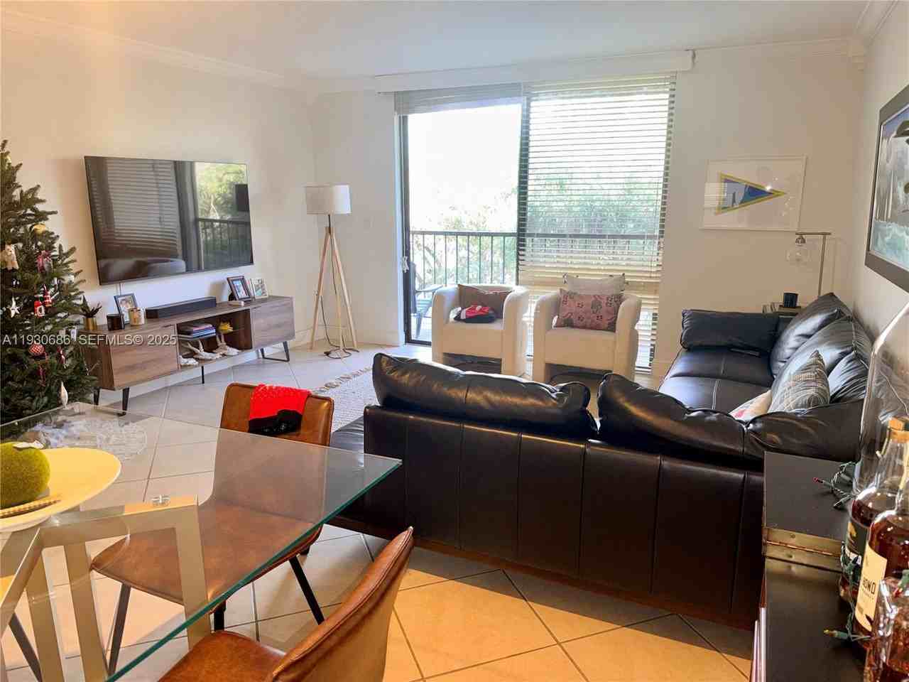 8065 Sw 107th Ave #313 - Photo 6 of 8