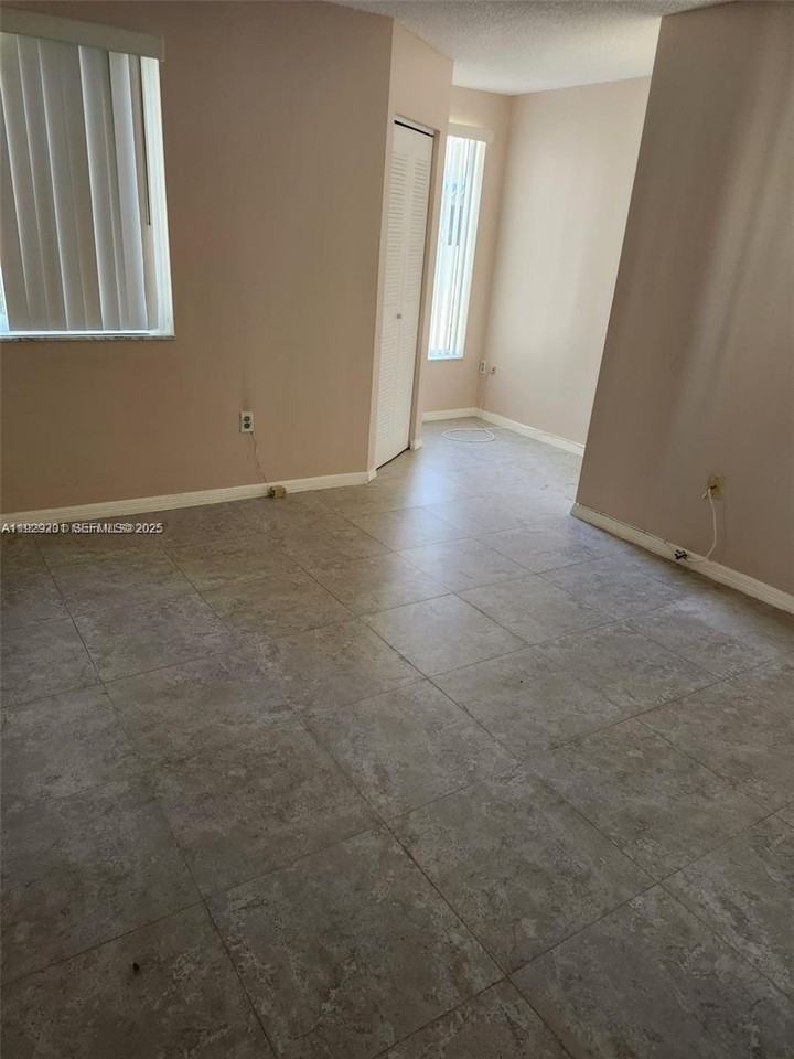 665 Nw 85th Pl #10-212 - Photo 6 of 8