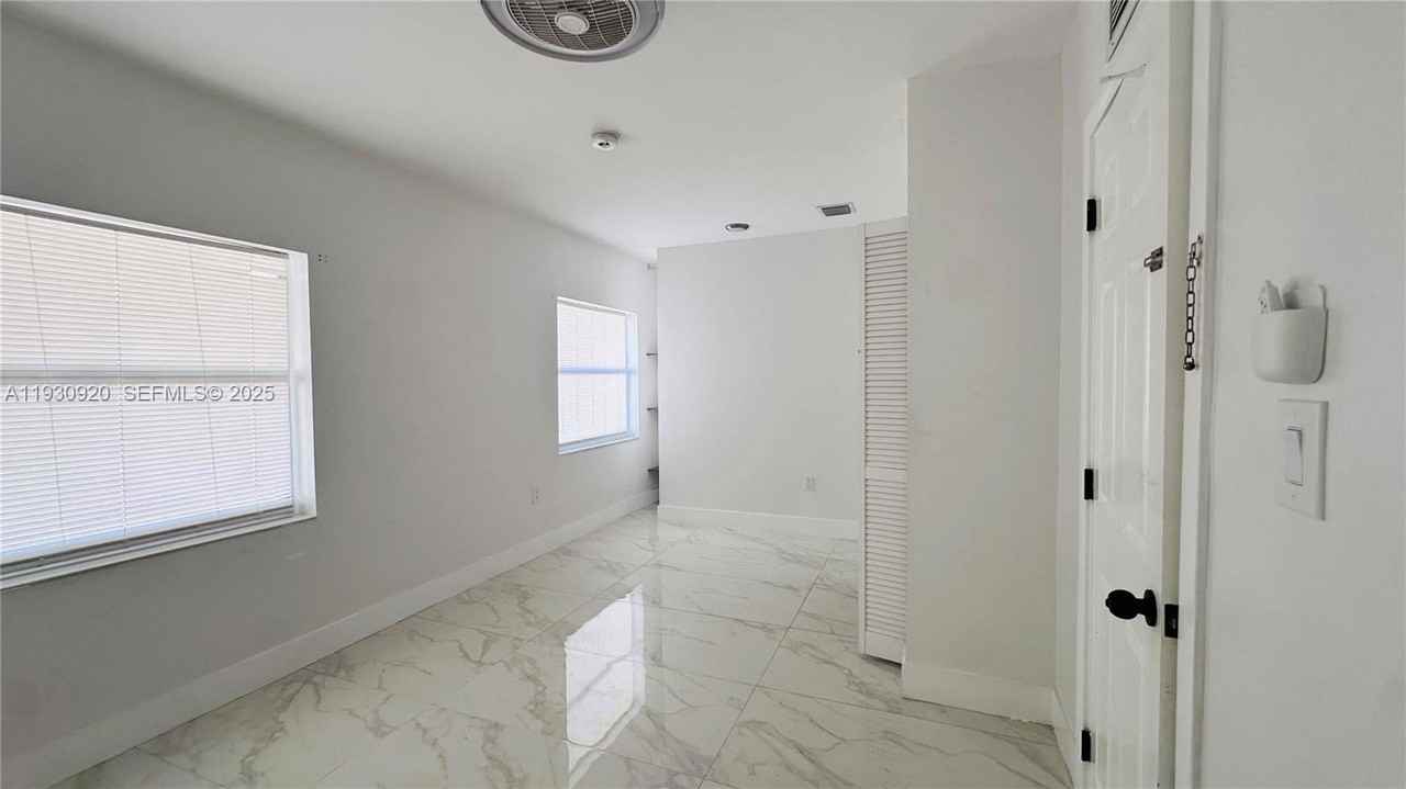 10480 Sw 172nd St - Photo 7 of 8