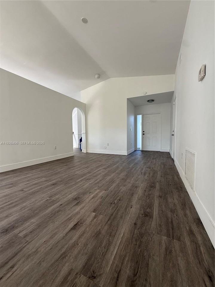 12268 Sw 145th St - Photo 3 of 8