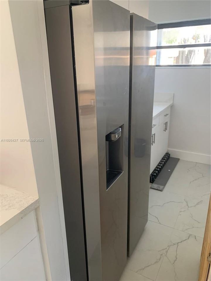 14301 Sw 105th Ave - Photo 3 of 8