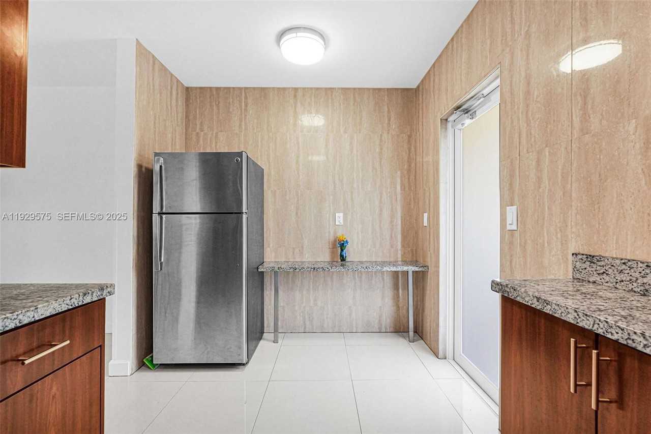 1035 94th St #2 - Photo 4 of 8