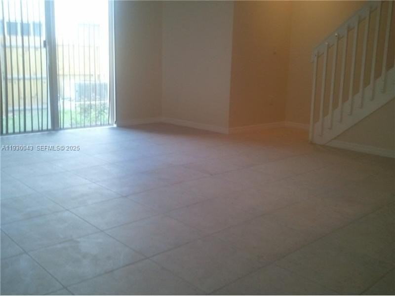 2271 Ne 42nd Cir - Photo 2 of 19