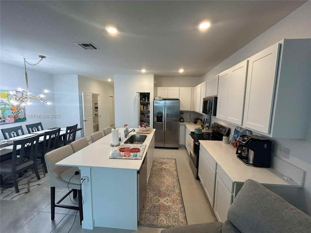 345 Se Crossoak Ln #0 - Photo 3 of 13