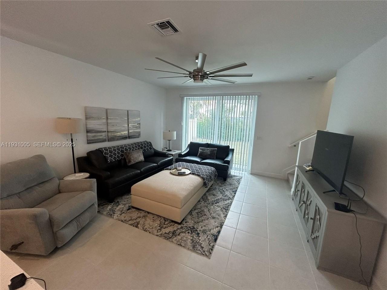 345 Se Crossoak Ln #0 - Photo 4 of 13