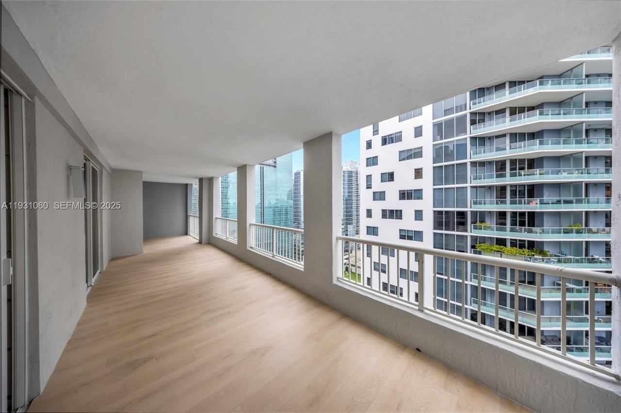 170 Se 14th St #2701 - Photo 2 of 35