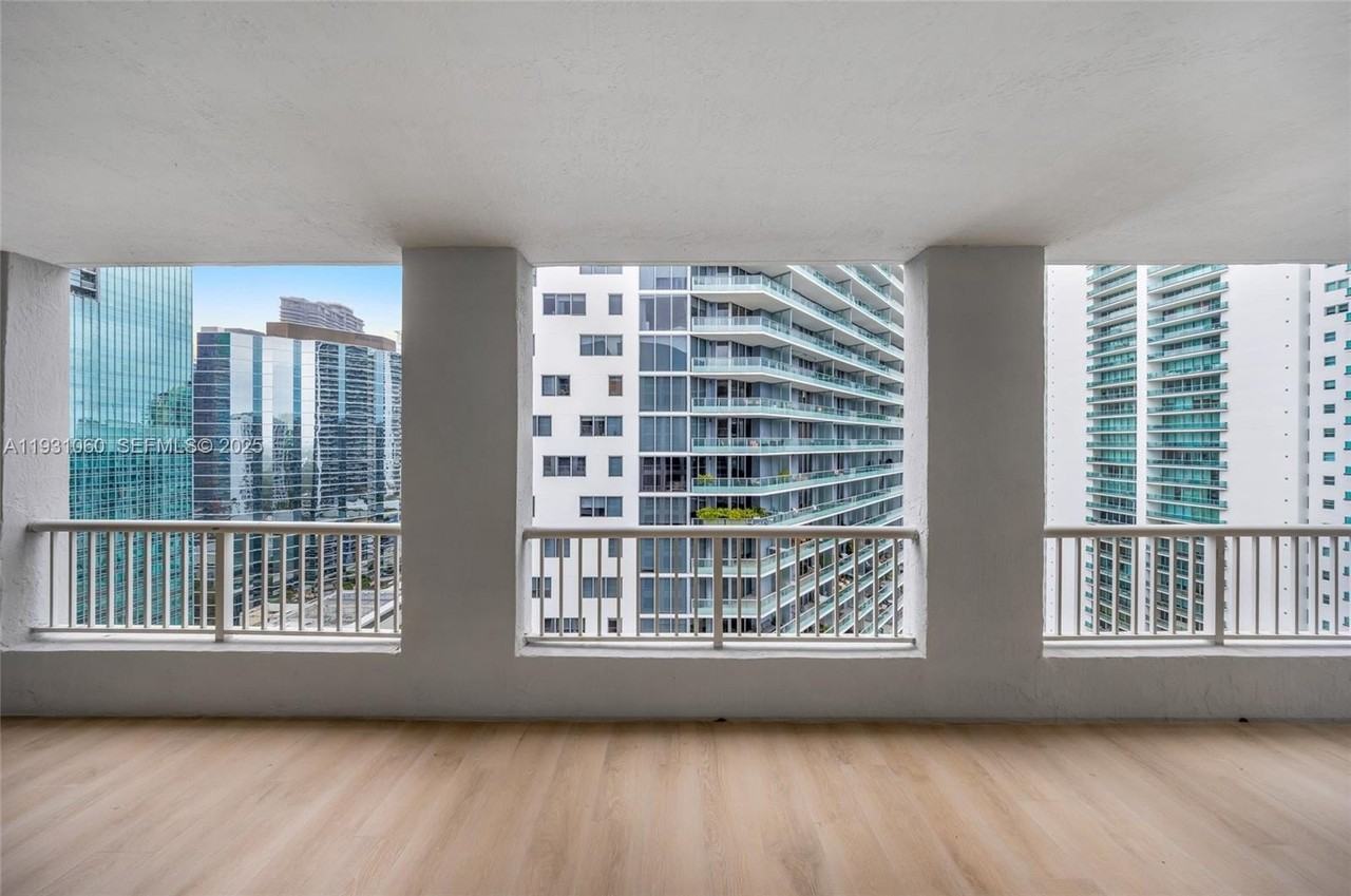 170 Se 14th St #2701 - Photo 5 of 35