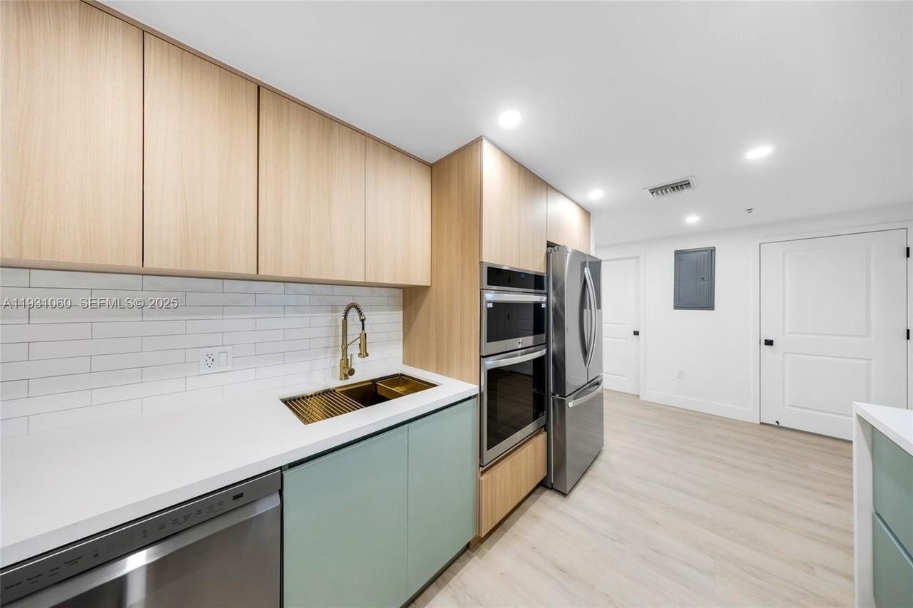 170 Se 14th St #2701 - Photo 7 of 35