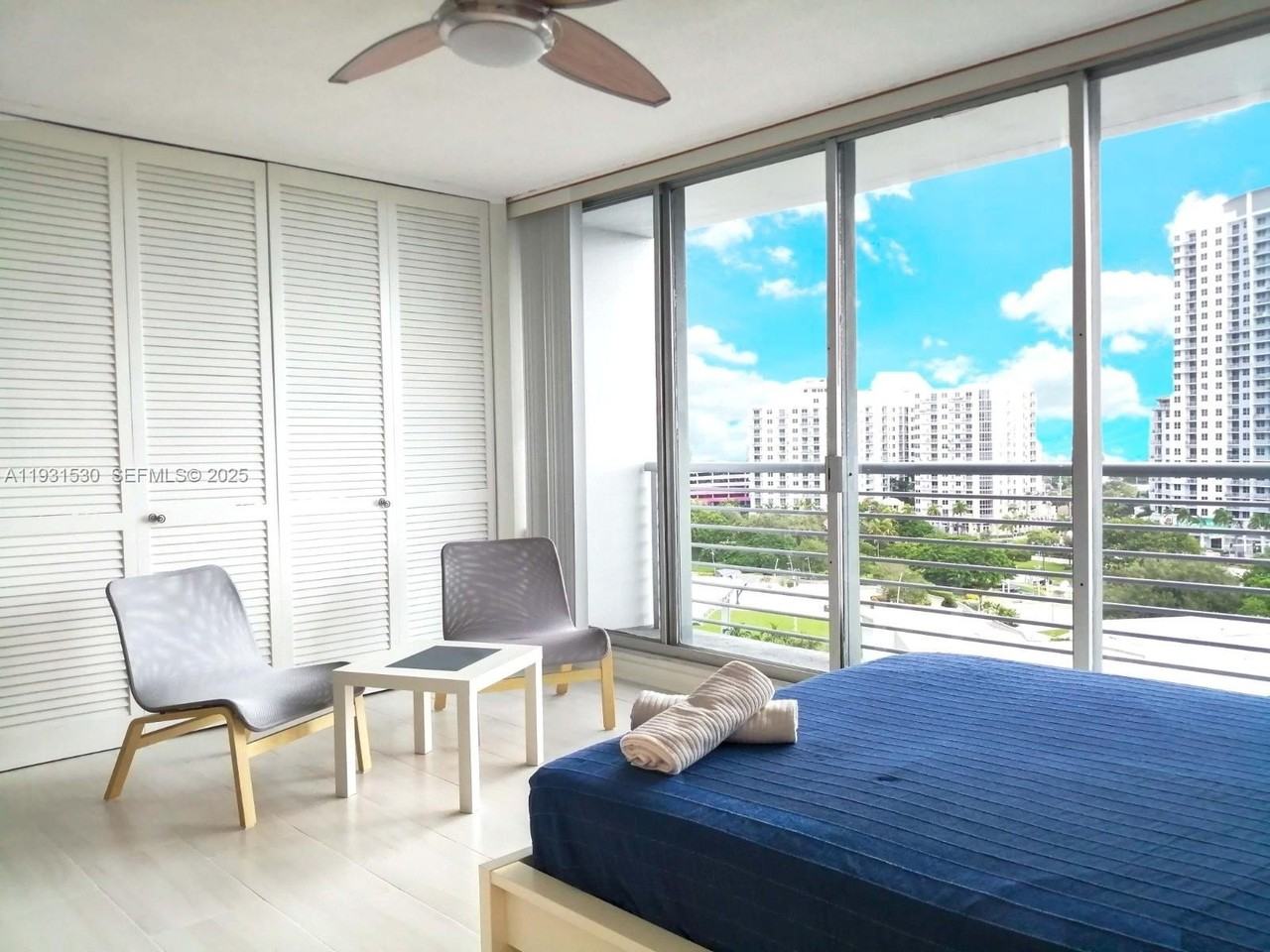 1720 Harrison St #10F - Photo 3 of 10