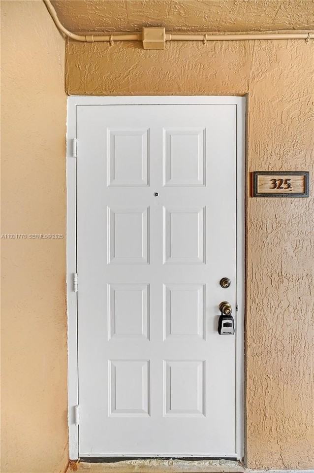 9901 Westview Dr #325 - Photo 4 of 39