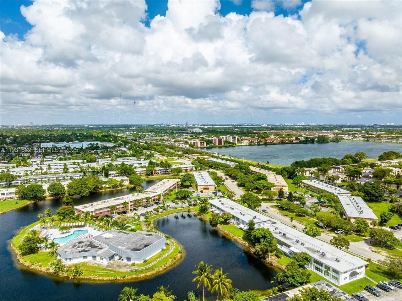 20310 Ne 2nd Ave #24 - Photo 4 of 29