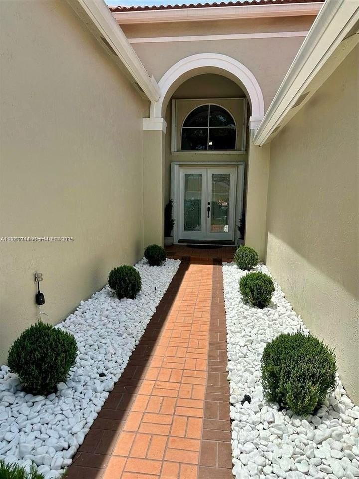 388 Carrington Dr #0 - Photo 3 of 30